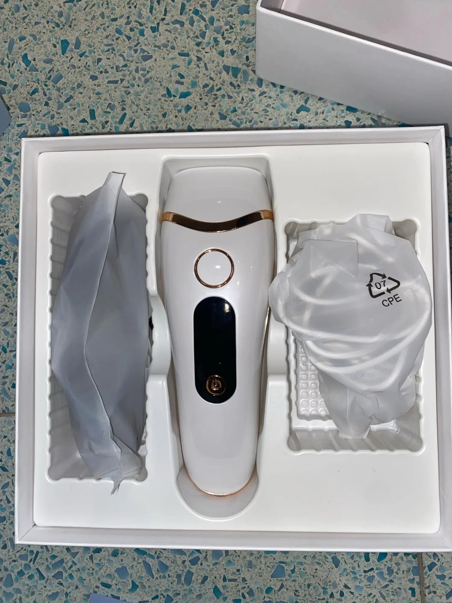 SilkGlow -לייזר ביתי להסרת שיער